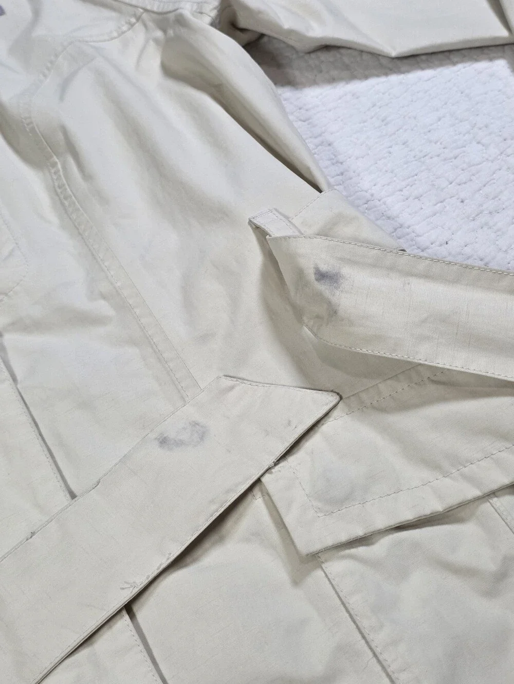 The North Face Women's Cream HyVent Belted Rain Trench Coat - Picture 14 of 15